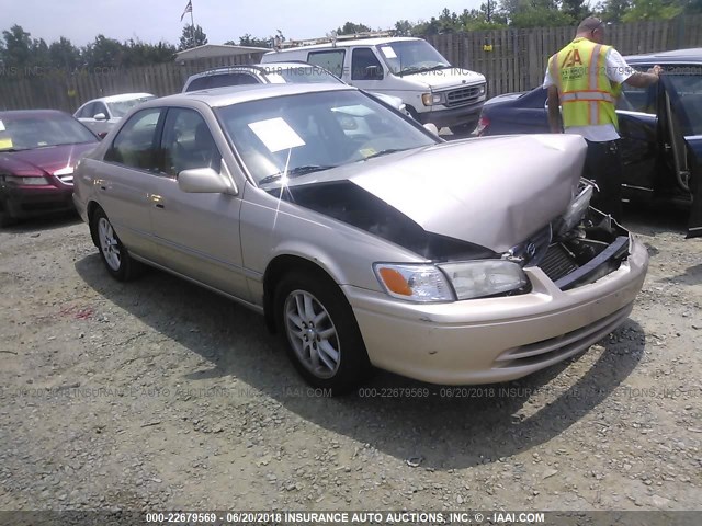 4T1BF28KXYU956384 - 2000 TOYOTA CAMRY LE/XLE BEIGE photo 1