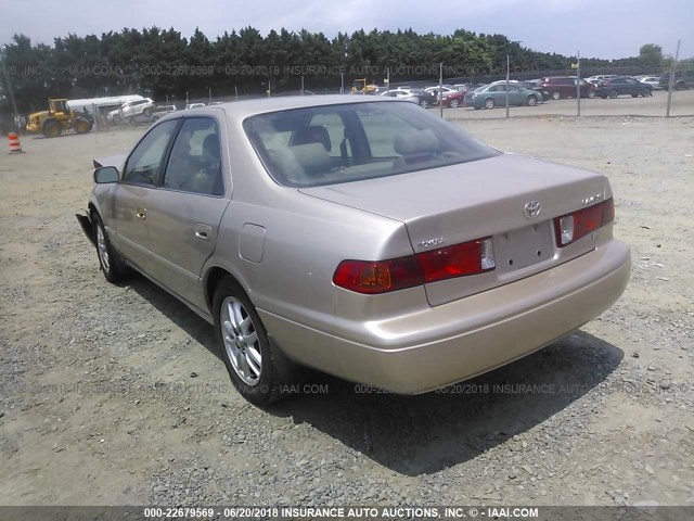 4T1BF28KXYU956384 - 2000 TOYOTA CAMRY LE/XLE BEIGE photo 3