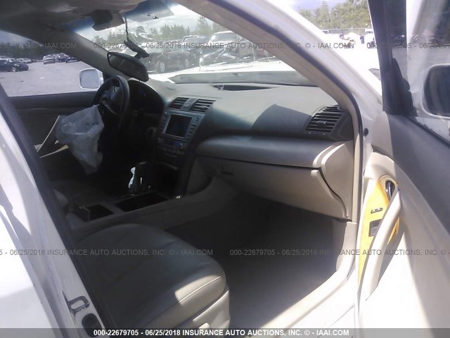 4T1BK46K87U538415 - 2007 TOYOTA CAMRY NEW GENERAT LE/XLE/SE WHITE photo 5
