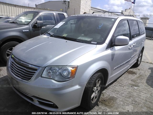 2C4RC1BGXCR287016 - 2012 CHRYSLER TOWN & COUNTRY TOURING SILVER photo 2