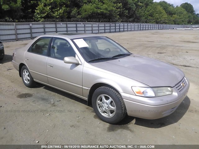 4T1BG22K3WU277043 - 1998 TOYOTA CAMRY CE/LE/XLE GOLD photo 1