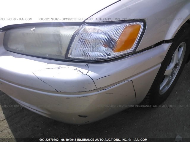 4T1BG22K3WU277043 - 1998 TOYOTA CAMRY CE/LE/XLE GOLD photo 6