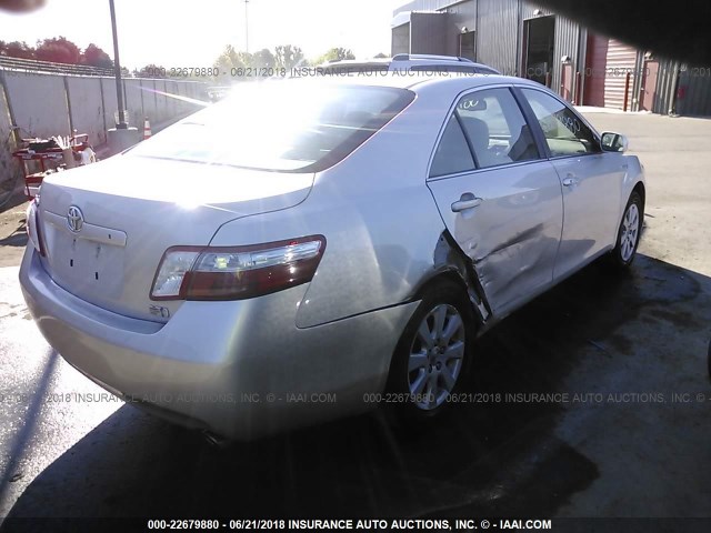 4T1BB46K08U058841 - 2008 TOYOTA CAMRY HYBRID SILVER photo 4