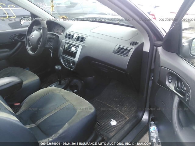 1FAHP31N57W283695 - 2007 FORD FOCUS ZX3/S/SE/SES GRAY photo 5