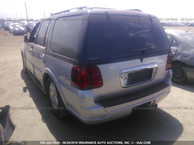 5LMFU27R44LJ24056 - 2004 LINCOLN NAVIGATOR SILVER photo 3