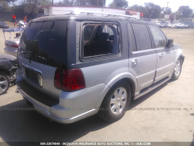 5LMFU27R44LJ24056 - 2004 LINCOLN NAVIGATOR SILVER photo 4