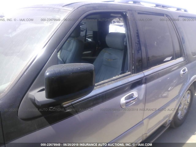5LMFU27R44LJ24056 - 2004 LINCOLN NAVIGATOR SILVER photo 6