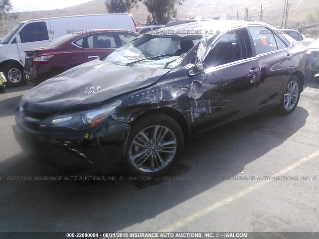4T1BF1FK1FU995682 - 2015 TOYOTA CAMRY LE/XLE/SE/XSE BLACK photo 2
