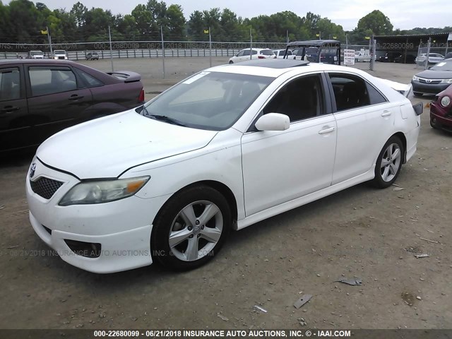 4T1BF3EK0BU743672 - 2011 TOYOTA CAMRY SE/LE/XLE 白色 照片 2