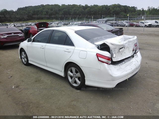 4T1BF3EK0BU743672 - 2011 TOYOTA CAMRY SE/LE/XLE 白色 照片 3