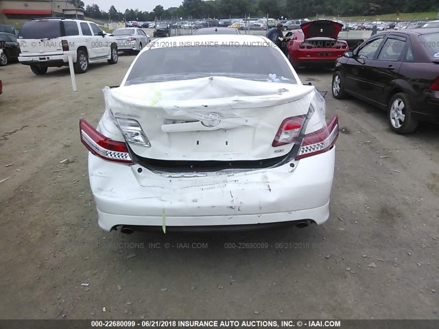 4T1BF3EK0BU743672 - 2011 TOYOTA CAMRY SE/LE/XLE 白色 照片 6
