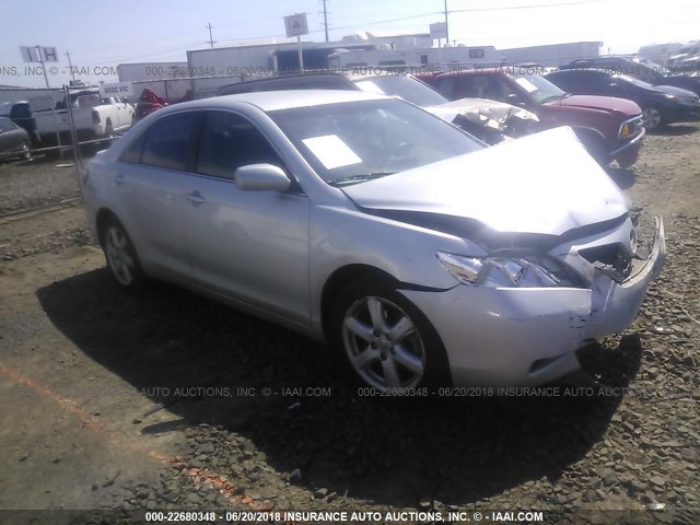4T1BE46KX7U603174 - 2007 TOYOTA CAMRY NEW GENERAT CE/LE/XLE/SE SILVER photo 1