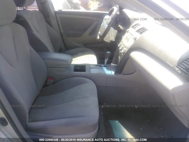 4T1BE46KX7U603174 - 2007 TOYOTA CAMRY NEW GENERAT CE/LE/XLE/SE SILVER photo 5