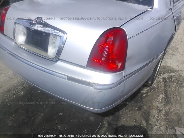 1LNHM81W7YY923965 - 2000 LINCOLN TOWN CAR EXECUTIVE Серый фото 6