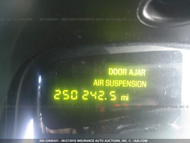 1LNHM81W7YY923965 - 2000 LINCOLN TOWN CAR EXECUTIVE Серый фото 7