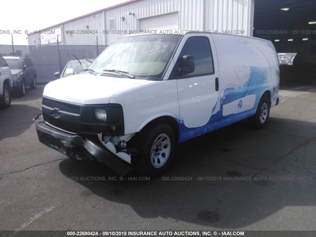 1GCSHAF49C1201976 - 2012 CHEVROLET EXPRESS G1500  WHITE photo 2