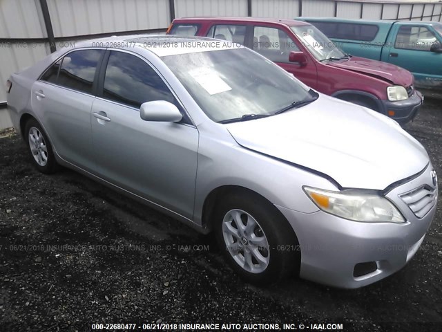 4T4BF3EK2AR020765 - 2010 TOYOTA CAMRY SE/LE/XLE SILVER photo 1