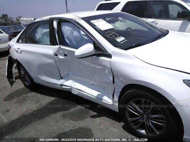 4T1BF1FK7HU267867 - 2017 TOYOTA CAMRY LE/XLE/SE/XSE WHITE photo 6
