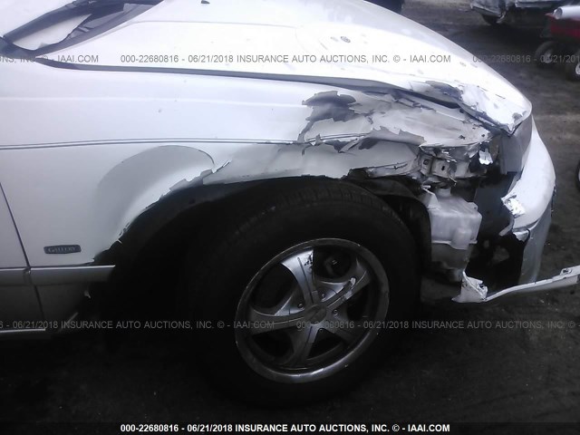 JT2BG22K010583565 - 2001 TOYOTA CAMRY CE/LE/XLE 白色 照片 6