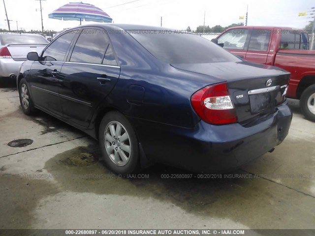 4T1BE32K92U545289 - 2002 TOYOTA CAMRY LE/XLE/SE ლურჯი ფოტო 3