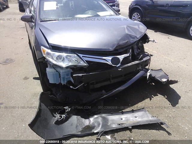 4T1BD1FK7EU137072 - 2014 TOYOTA CAMRY HYBRID/LE/XLE 灰色 照片 6