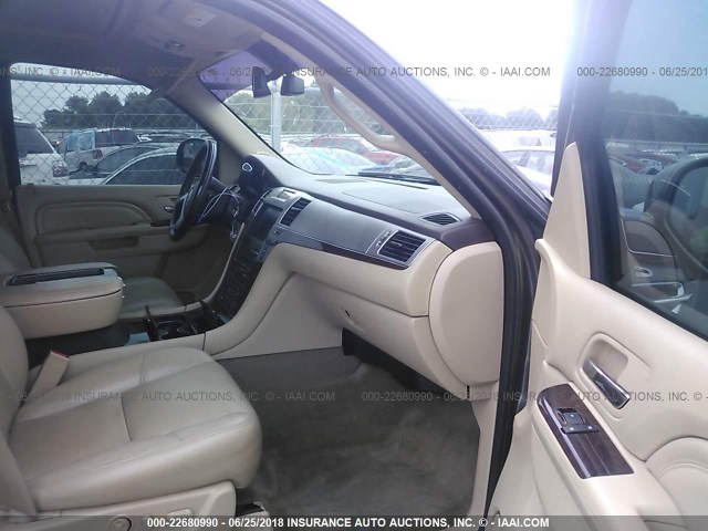 1GYS4BEFXCR111025 - 2012 CADILLAC ESCALADE LUXURY BROWN photo 5