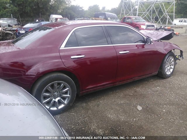 2C3CA5CGXBH599637 - 2011 CHRYSLER 300 LIMITED RED photo 4