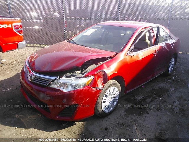 4T4BF1FK4ER439581 - 2014 TOYOTA CAMRY L/SE/LE/XLE RED photo 2