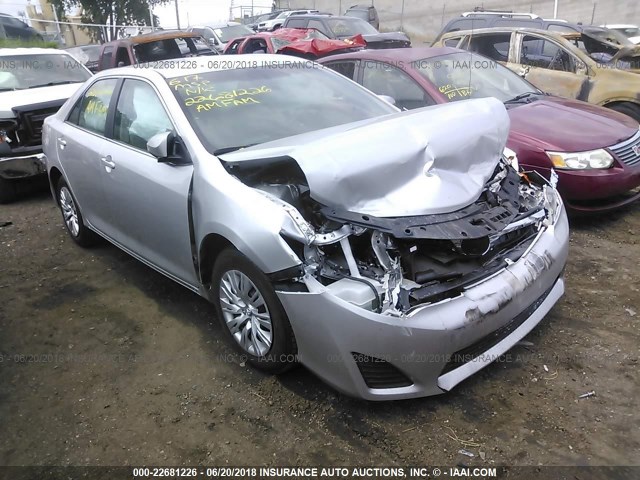 4T4BF1FK6ER422930 - 2014 TOYOTA CAMRY L/SE/LE/XLE SILVER photo 1