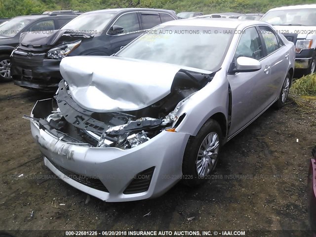 4T4BF1FK6ER422930 - 2014 TOYOTA CAMRY L/SE/LE/XLE SILVER photo 2