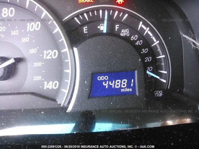 4T4BF1FK6ER422930 - 2014 TOYOTA CAMRY L/SE/LE/XLE Gümüş foto 7