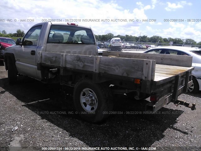 1GCGK24U2YE174202 - 2000 CHEVROLET SILVERADO K2500 GRAY photo 3