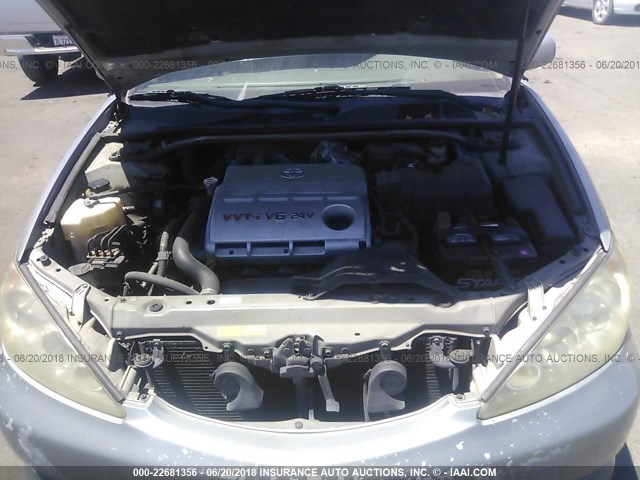 4T1BF32K05U620737 - 2005 TOYOTA CAMRY LE/XLE/SE ვერცხლისფერი ფოტო 10