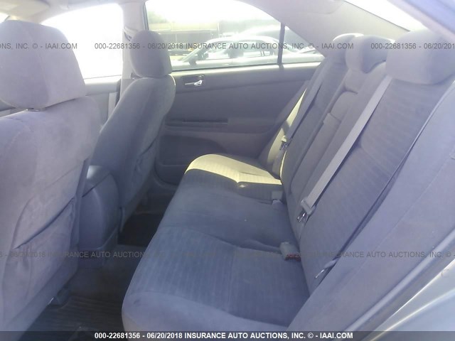4T1BF32K05U620737 - 2005 TOYOTA CAMRY LE/XLE/SE ვერცხლისფერი ფოტო 8