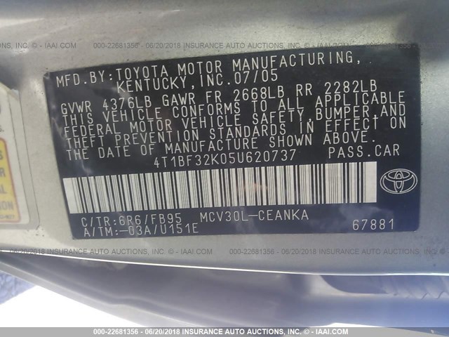 4T1BF32K05U620737 - 2005 TOYOTA CAMRY LE/XLE/SE ვერცხლისფერი ფოტო 9