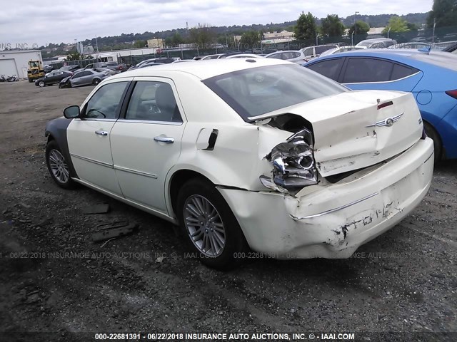 2C3CA5CV7AH164507 - 2010 CHRYSLER 300 TOURING WHITE photo 3