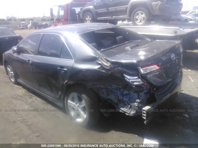 4T1BF1FK5CU095377 - 2012 TOYOTA CAMRY SE/LE/XLE GRAY photo 3