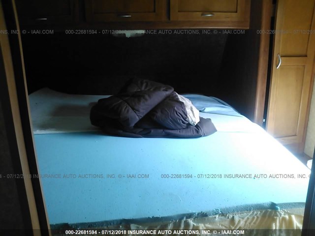 4X4TCTA22DY205374 - 2013 FOREST RIVER VENGEANCE  黑色 照片 8