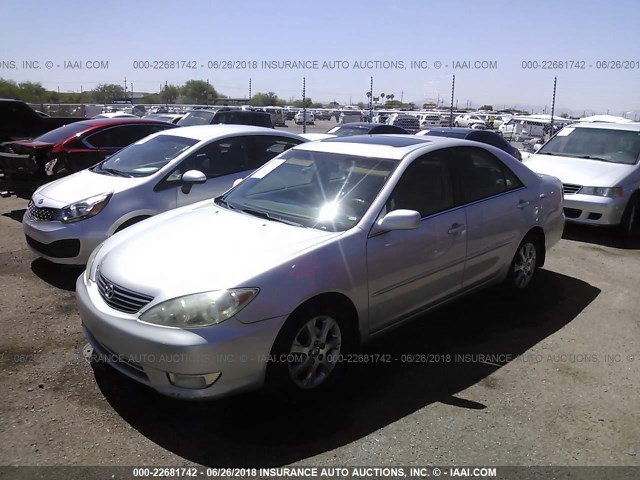 4T1BE30K55U593847 - 2005 TOYOTA CAMRY LE/XLE/SE 银色 照片 2
