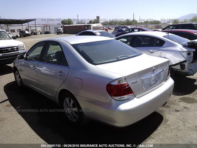 4T1BE30K55U593847 - 2005 TOYOTA CAMRY LE/XLE/SE 银色 照片 3