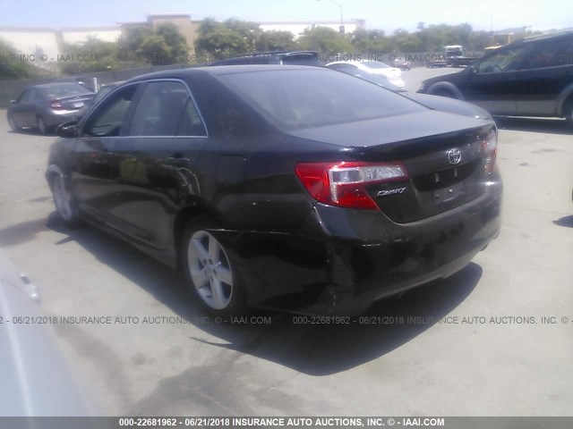 4T1BF1FK6EU817491 - 2014 TOYOTA CAMRY L/SE/LE/XLE Qara foto 3