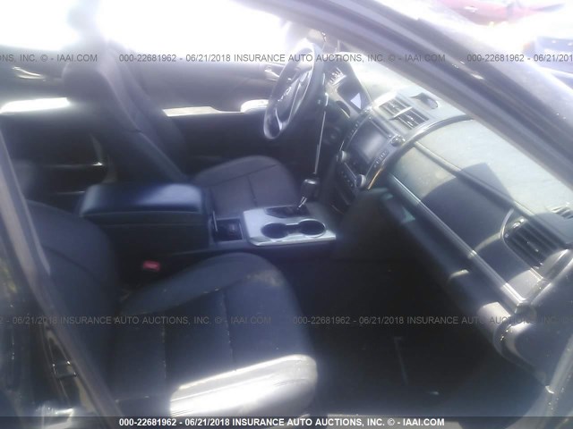 4T1BF1FK6EU817491 - 2014 TOYOTA CAMRY L/SE/LE/XLE Qara foto 5