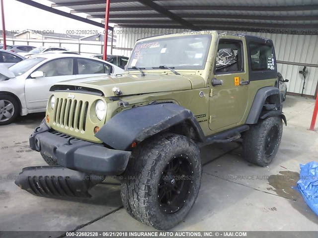 1C4AJWAG7DL658094 - 2013 JEEP WRANGLER SPORT GREEN photo 2