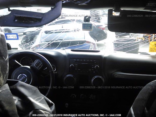 1C4AJWAG7DL658094 - 2013 JEEP WRANGLER SPORT أخضر صورة 5