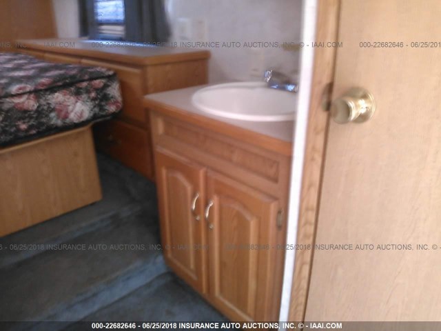 4YDF2852XX4050515 - 1999 KEYSTONE MONTANA WHITE photo 10