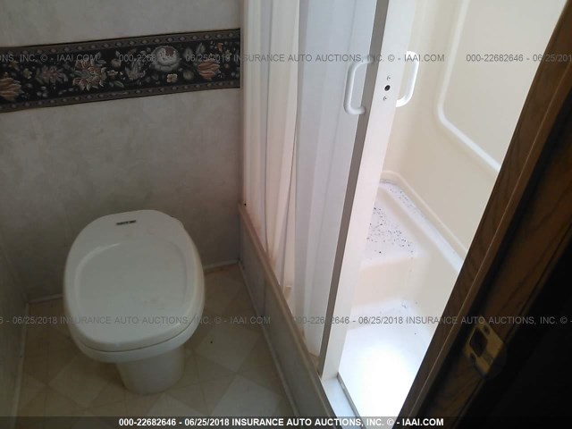 4YDF2852XX4050515 - 1999 KEYSTONE MONTANA WHITE photo 8