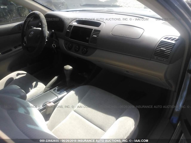 4T1BE32K82U577733 - 2002 TOYOTA CAMRY LE/XLE/SE 蓝色 照片 5