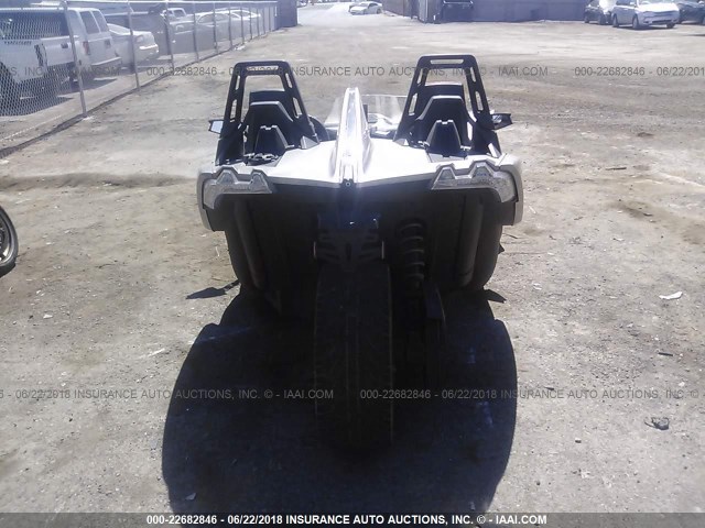 57XAAPFA6G7115463 - 2016 POLARIS SLINGSHOT SL SILVER photo 6