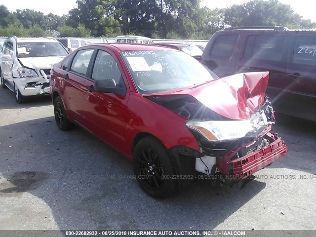 1FAHP34N98W135028 - 2008 FORD FOCUS S/SE RED photo 1