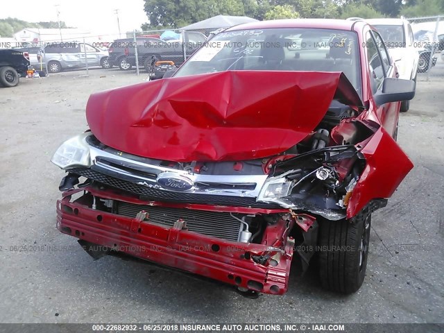 1FAHP34N98W135028 - 2008 FORD FOCUS S/SE RED photo 6